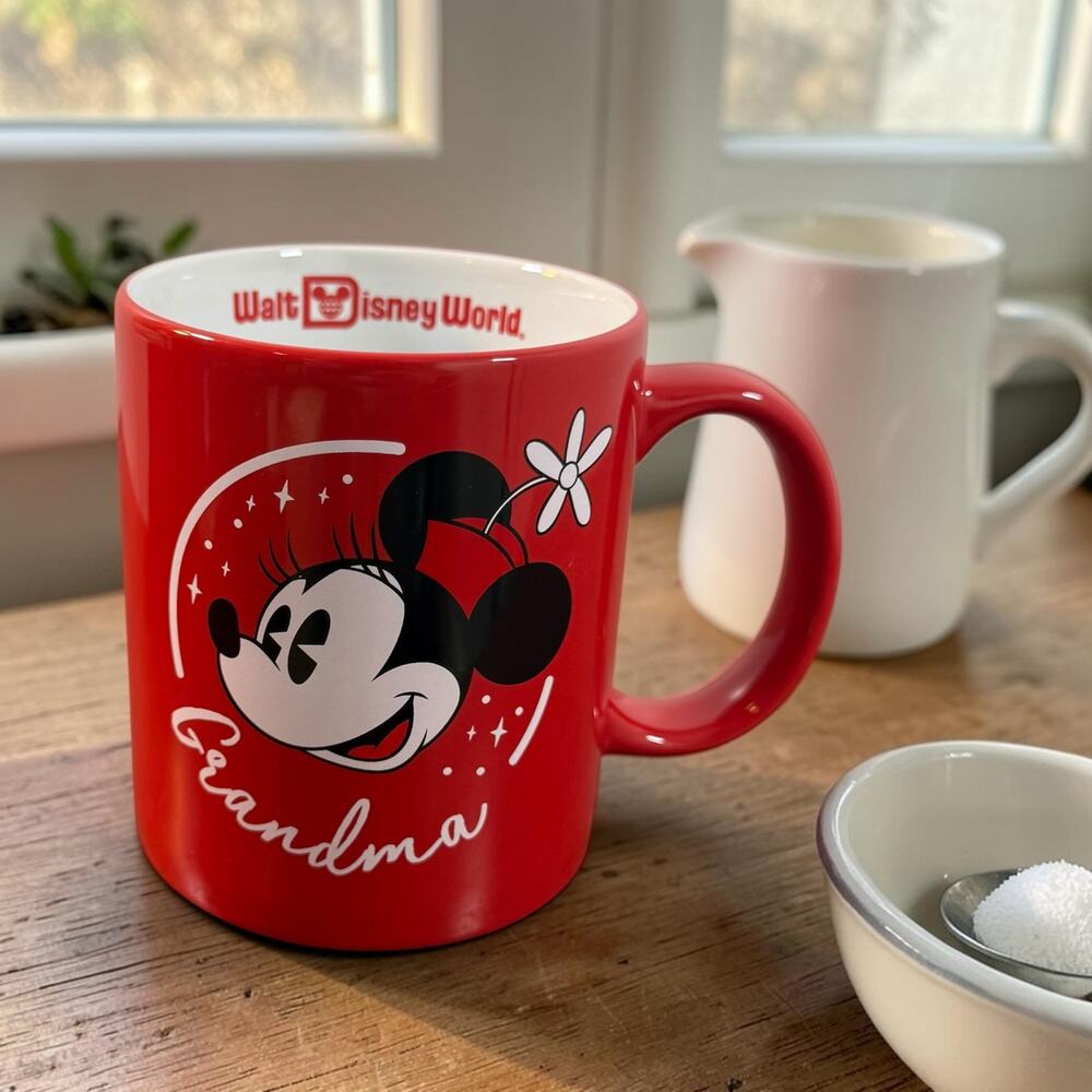 Walt Disney World Parks NEW Unused Red Grandma Minnie Mouse Ceramic Coffee Mug